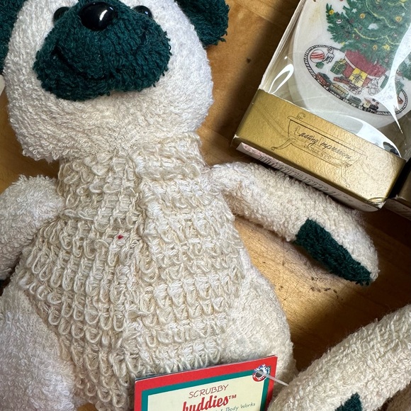 Scrubby Buddies By Bath and Body Works “Yule” - Picture 2 of 3